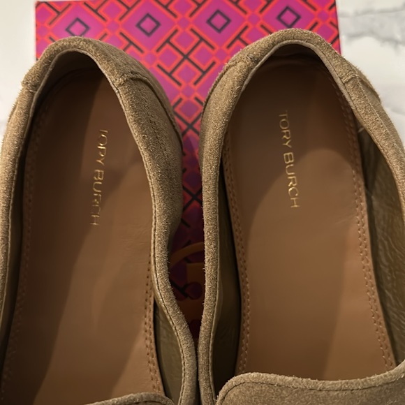 Tory Burch suede ballet loafers size 8 in the color “river rock”. Barely worn. - Picture 3 of 9